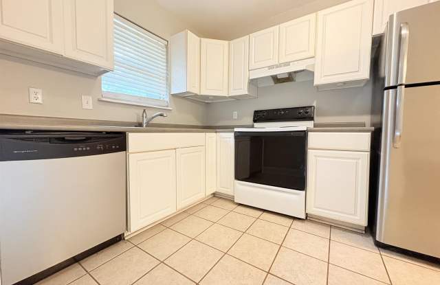 3222 HUNTINGTON WOODS Boulevard Gallery 2