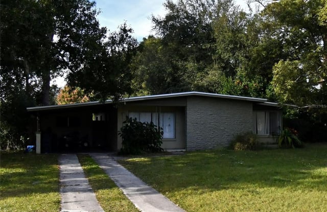 100 W WOODLAND DRIVE - 100 West Woodland Drive, Sanford, FL 32773