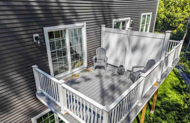 14 Porch Light Drive Gallery 4
