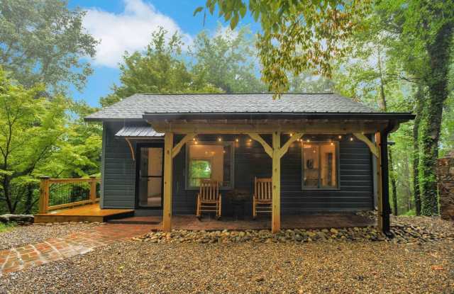 Charming 2BR House in Tryon photos photos