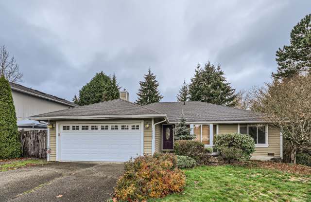 Spacious 3bed/2bath Home in Lake Stevens! - 12005 29th Place Northeast, Lake Stevens, WA 98258
