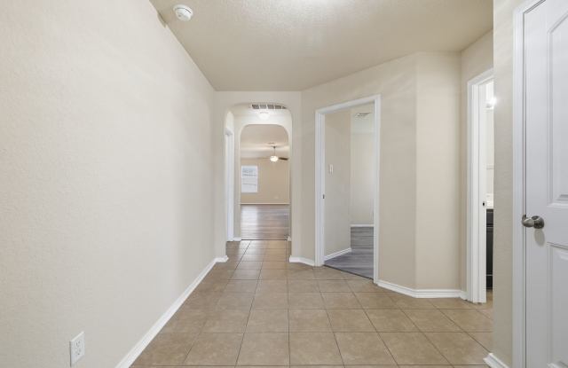 Carpet-Free Home with Granite Countertops & Luxury-Style Primary Suite Gallery 4