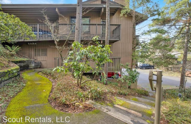 7526 SW Barnes Rd, Unit E - SW Barnes - 7526 Southwest Barnes Road, West Haven-Sylvan, OR 97225