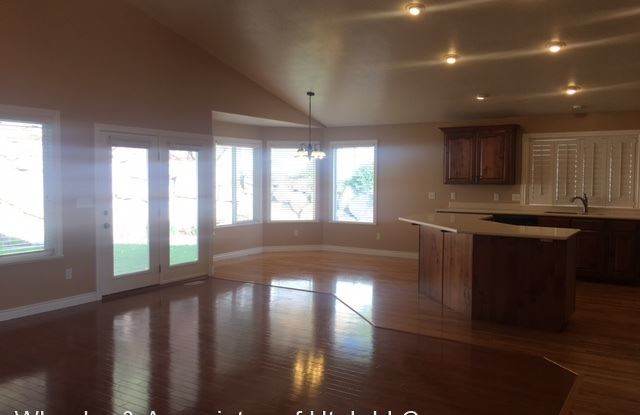 788 Edgewood Dr. Gallery 3