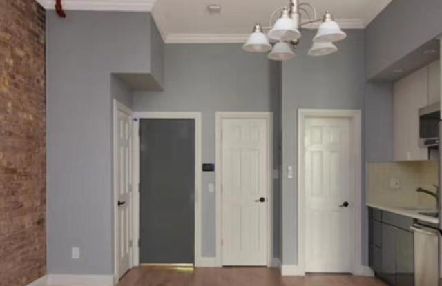 1598 Lexington Avenue Gallery 3