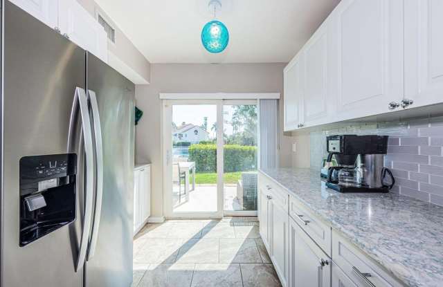 6107 MIRADA Circle Gallery 3