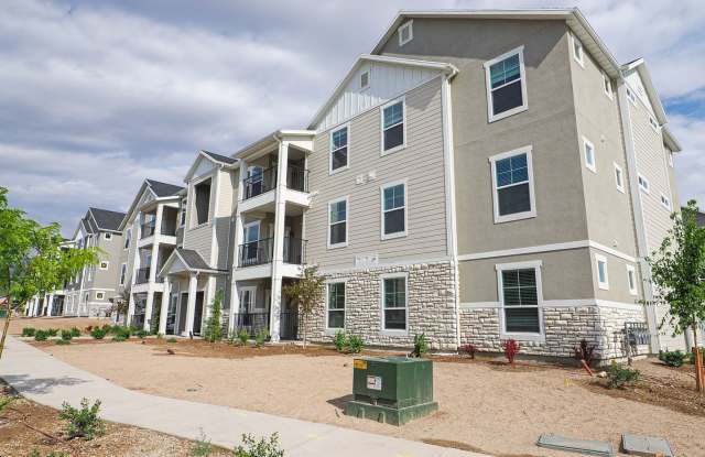 3 Bedroom, 2 Bathroom Condo Gallery 4