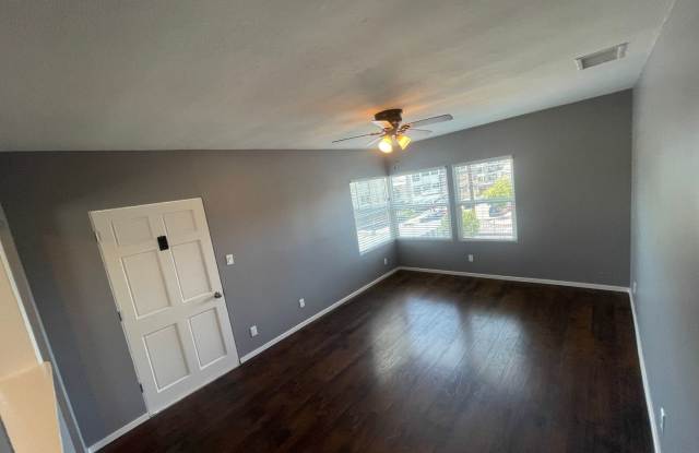 Charming 2-Bedroom Home with Private Yard & Garage in Bankers Hill Gallery 3