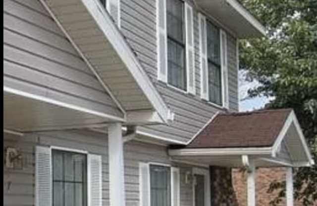 2 bedroom 1.5 bath Townhome in a great location! photos photos