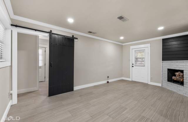 4 BEDROOM 2 BATH Gallery 4