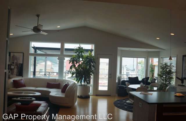 18525 NE Marine Dr Slip E-5 Gallery 4