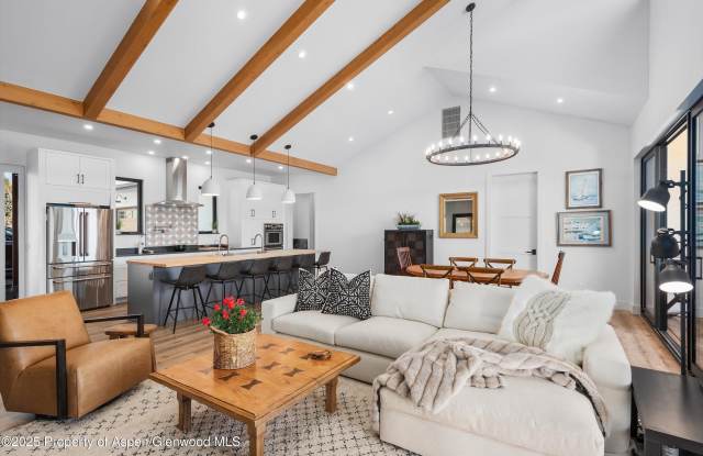 1840 Upper Cattle Creek Road Gallery 3