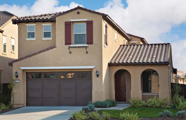 Highly sought after 4 Bedroom 3 Bath Luxurious Home in the La Costa Ridge Area, close to schools and more Gallery 1