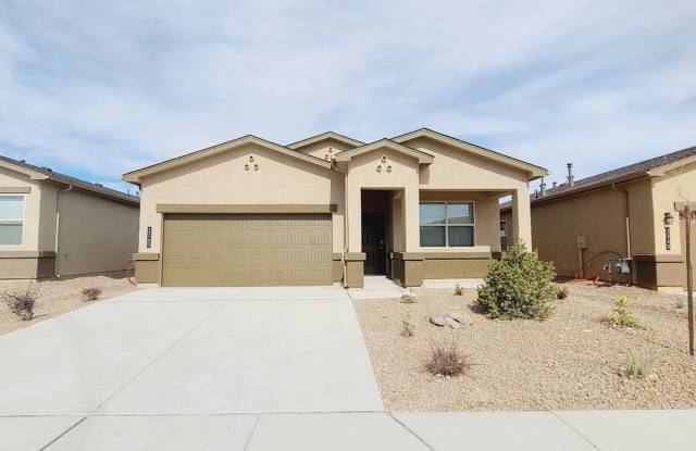 3 bed 2 bath home in Huning Ranch photos photos