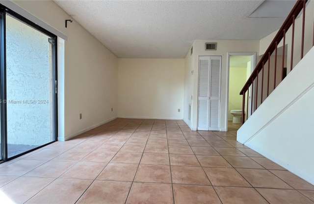 7114 SW 114th Pl - 7114 Southwest 114th Place, Kendall, FL 33173