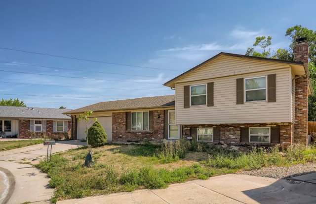 Coming Soon! Spacious  Comfortable 3ba/2ba Split-Level Home Near Parks, Shopping  Easy Commutes photos photos