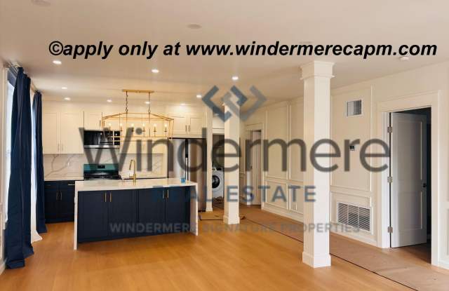 Beautifully Remodeled 2 Bed/2 Bath Duplex- in desirable location Downtown Sacramento!! photos photos