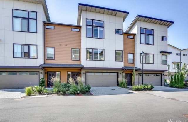 Fantastic and Private corner unit photos photos