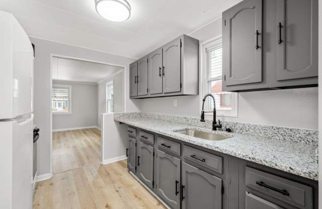 Dazzling 3 bedroom home in Liberty Borough available October 1! Gallery 1