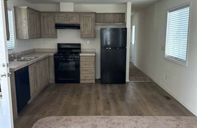 1060 S Main Street - 1060 South Main Street, Brigham City, UT 84302