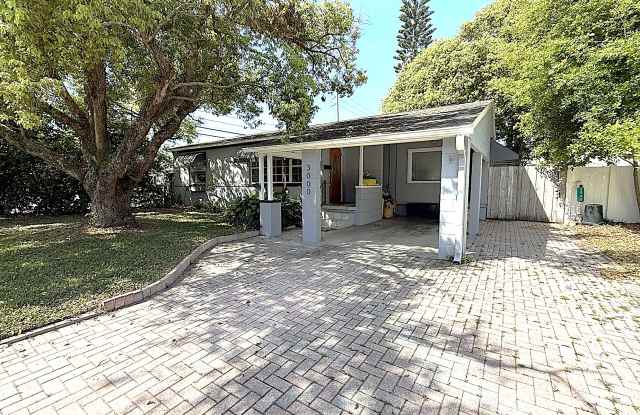 3000 Knollwood Circle Gallery 2