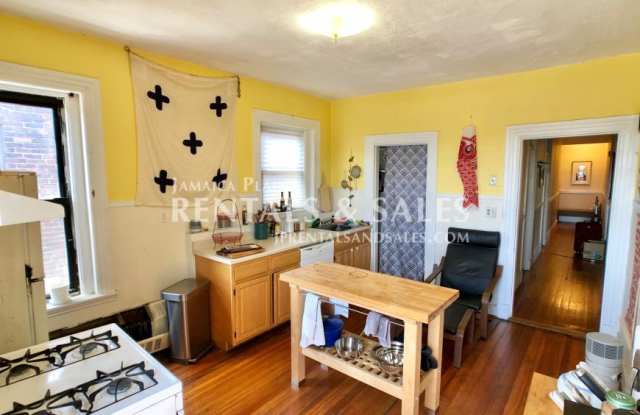 5 Glen Rd. Gallery 2