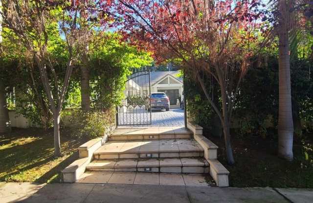 1258 1258 A Coldwater Canyon Dr - 1258 Coldwater Canyon Drive, Beverly Hills, CA 90210