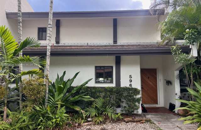 596 NE 199th Ter photos photos