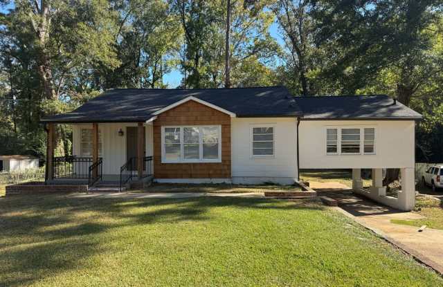 Beautifully Renovated Home In North Jackson! Gallery 1