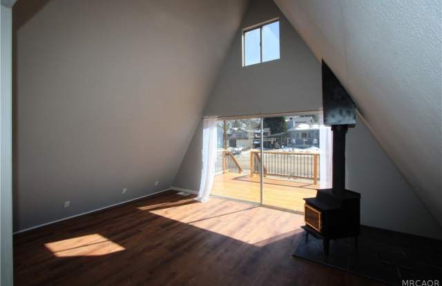 2183 6th Lane Gallery 2