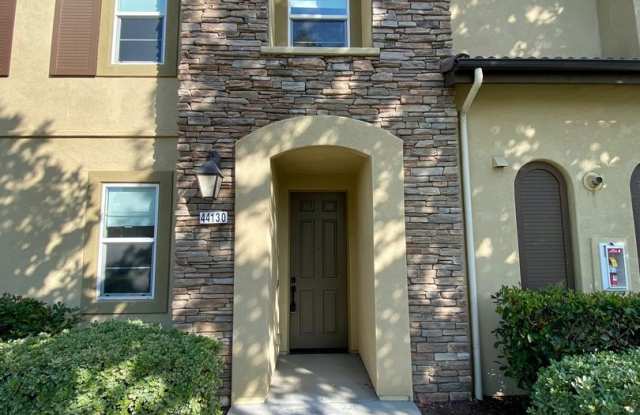 Executive and Upgraded 3-Bedroom Townhome in South Temecula! photos photos Executive and Upgraded 3-Bedroom Townhome in South Temecula! photos photos