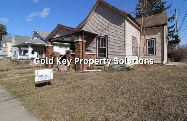 Updated 3 BR 1 BA House with New Flooring and Paint (SECTION 8 APPROVED) photos photos