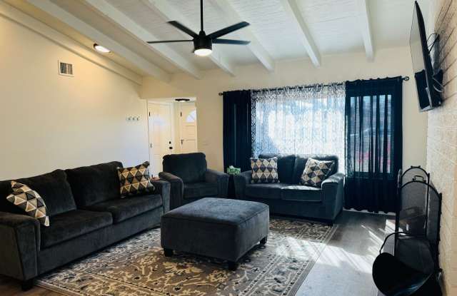 WINTER VACATION RENTAL: Newly Updated 3-Bedroom Home by the River with RV Parking photos photos