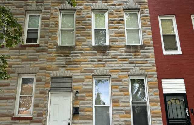 4 BR/4BA Beautifully remodeled townhome - 939 North Mount Street, Baltimore, MD 21217