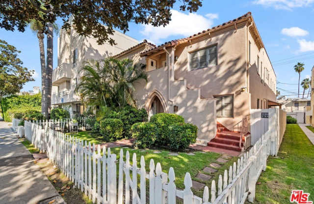 1142 S Clark Dr unit: 3 photos photos