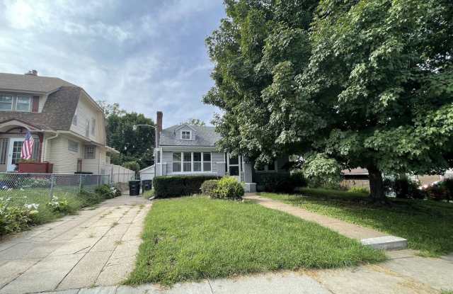2587 Titus Ave – 3 Bed/1.5 Bath in Minne Lusa | Fireplace, Original Hardwoods, Detached Garage Gallery 1
