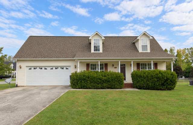 3-Bedroom Home with Main-Level Primary Suite, Sunroom & 2-Car Garage Gallery 1