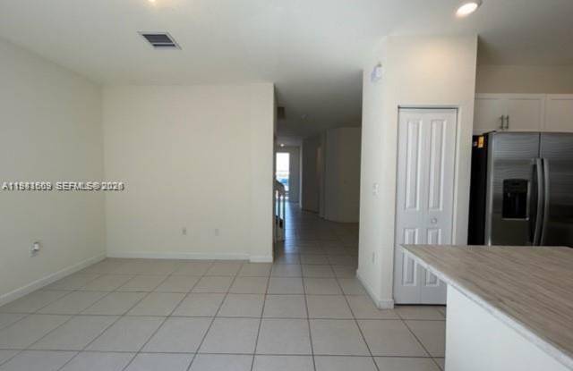3354 W 112th Street 3354, Hialeah, FL 33018 Gallery 4