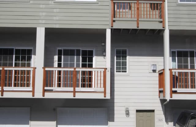 2 Bedroom Townhouse near Downtown Anchorage Gallery 1