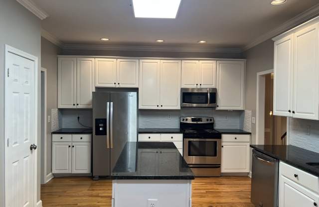 601 Southdale Cir Gallery 3