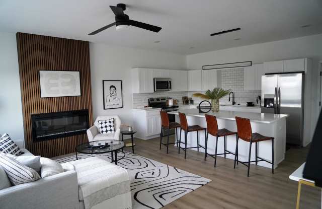 6501 Hickman Road Gallery 4