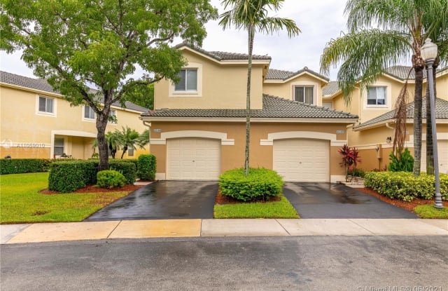 2144 Bahia Ln - 2144 Bahia Lane, Weston, FL 33327