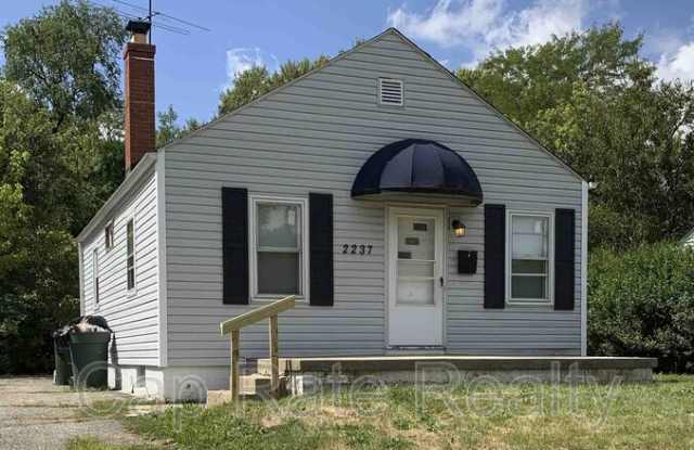 2237 Parkwood Ave - 2237 Parkwood Avenue, Columbus, OH 43211