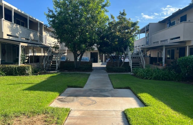 338 E. Briardale Avenue #4 - 338 East Briardale Avenue, Orange, CA 92865