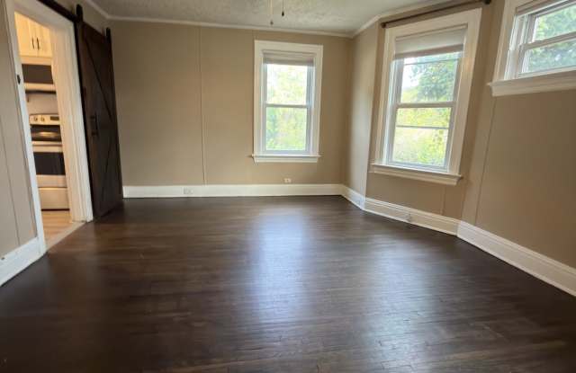 3512 Wabash Avenue Gallery 3