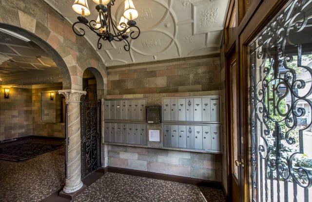 Elmwood Apartments Gallery 4