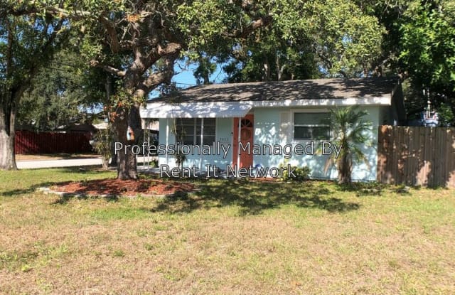 2423 32nd Ave N - 2423 32nd Avenue North, St. Petersburg, FL 33713