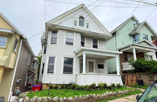 28 MAPLE AVE Gallery 2