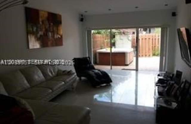 546 NE 199th Ln Gallery 2
