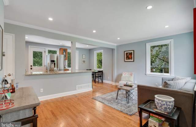 1015 CROSS DRIVE Gallery 3